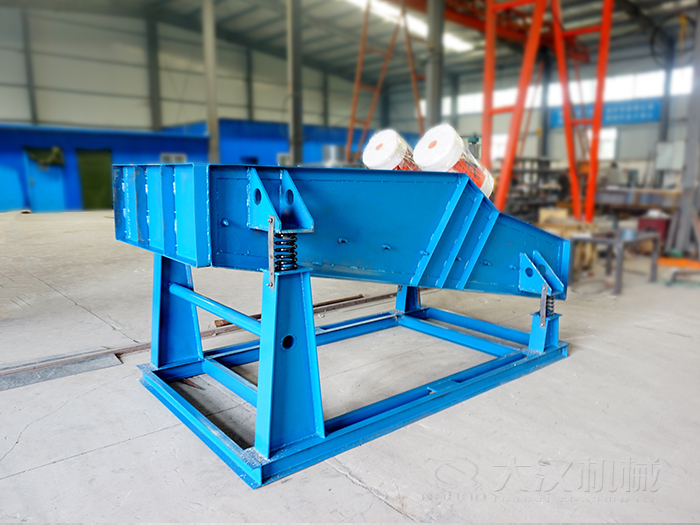 大型振動篩主要是用來篩分煤礦，礦石一些大型的篩分場地中。